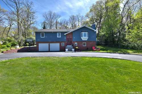 $599,000 - 4Br/3Ba -  for Sale in Smithtown