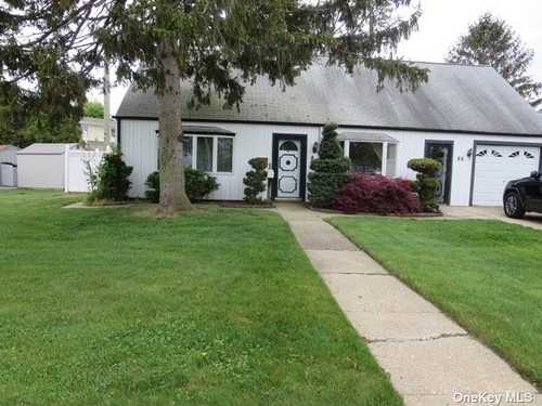 $450,000 - 3Br/1Ba -  for Sale in Levittown