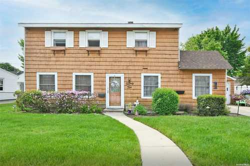$549,990 - 5Br/2Ba -  for Sale in Levittown