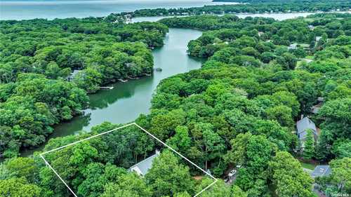 $1,750,000 - 4Br/3Ba -  for Sale in Yennecott, Southold