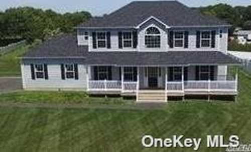 $829,000 - 4Br/3Ba -  for Sale in Manorville