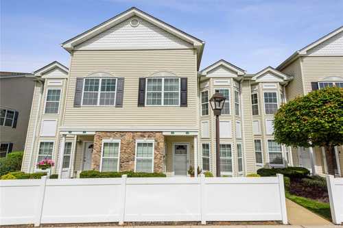 $559,999 - 2Br/2Ba -  for Sale in The Seasons At East Mead, East Meadow