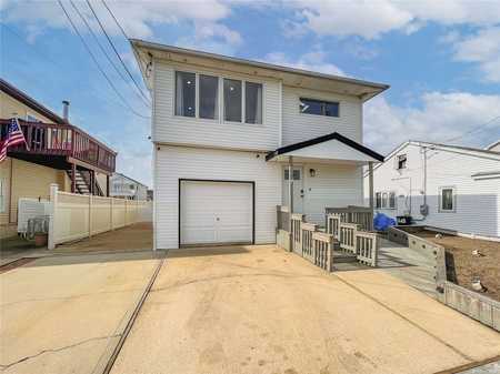 $599,999 - 4Br/2Ba -  for Sale in Seaford
