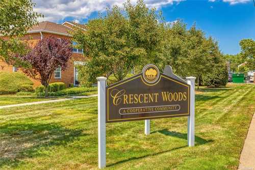 $259,000 - 1Br/1Ba -  for Sale in Crescent Woods, Bethpage