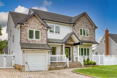 $869,000 - 5Br/4Ba -  for Sale in Seaford