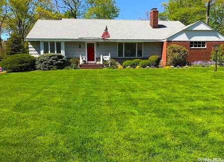 $1,450,000 - 3Br/2Ba -  for Sale in Wantagh