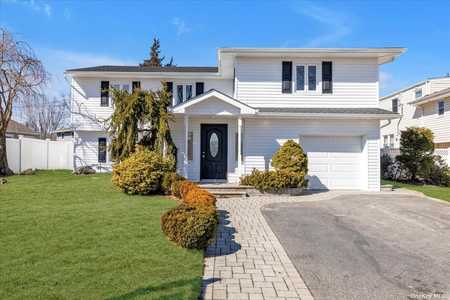 $798,000 - 4Br/3Ba -  for Sale in Wantagh