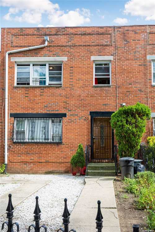 $899,000 - 4Br/3Ba -  for Sale in Crown Heights