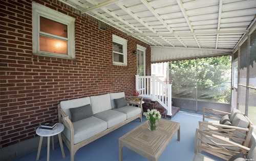$699,000 - 4Br/2Ba -  for Sale in Mineola