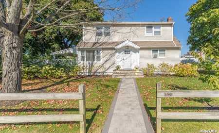 $729,000 - 4Br/2Ba -  for Sale in Seaford