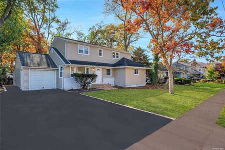 $799,000 - 5Br/3Ba -  for Sale in Seaford