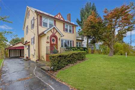 $1,180,000 - 3Br/2Ba -  for Sale in Great Neck