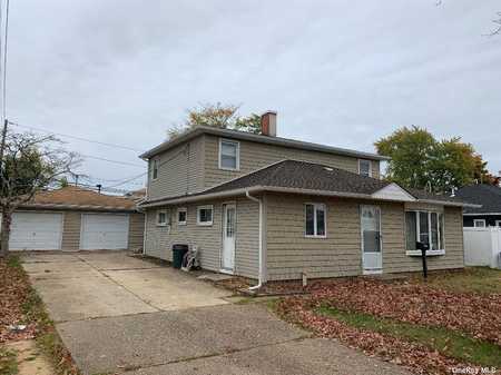 $514,800 - 4Br/2Ba -  for Sale in Seaford