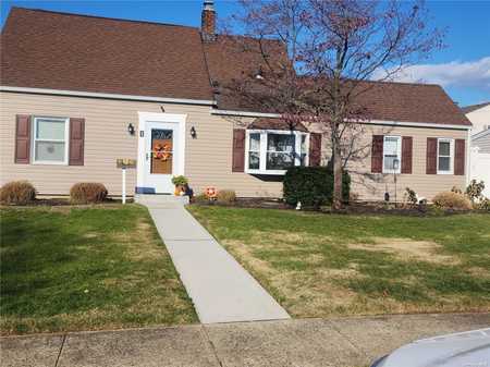$595,000 - 4Br/3Ba -  for Sale in Levittown
