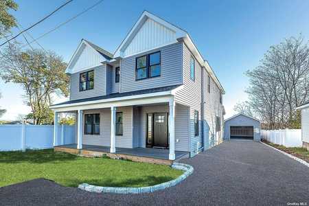 $1,599,000 - 4Br/3Ba -  for Sale in Roslyn Heights