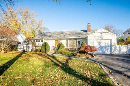 $639,000 - 3Br/3Ba -  for Sale in Wantagh
