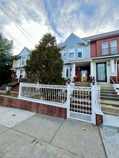 $648,000 - 3Br/3Ba -  for Sale in Woodhaven