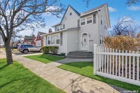$619,000 - 3Br/2Ba -  for Sale in Wantagh