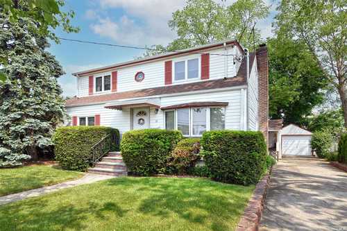 $599,999 - 4Br/2Ba -  for Sale in Bethpage