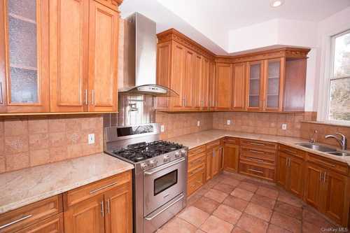 $1,249,900 - 5Br/4Ba -  for Sale in Bronx