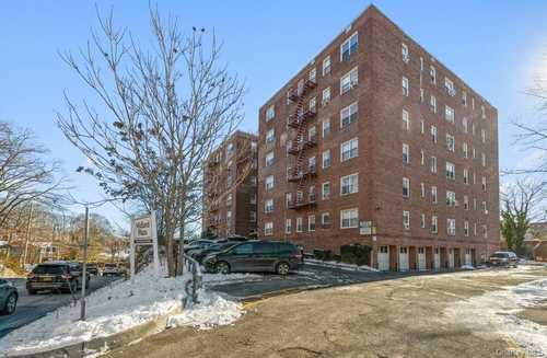 $190,000 - 1Br/1Ba -  for Sale in Midland Plaza, Yonkers