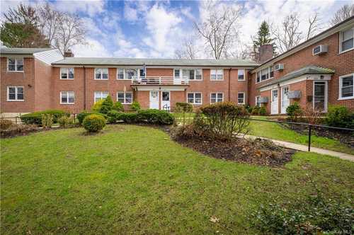 $399,000 - 3Br/1Ba -  for Sale in Half Moon South, Greenburgh