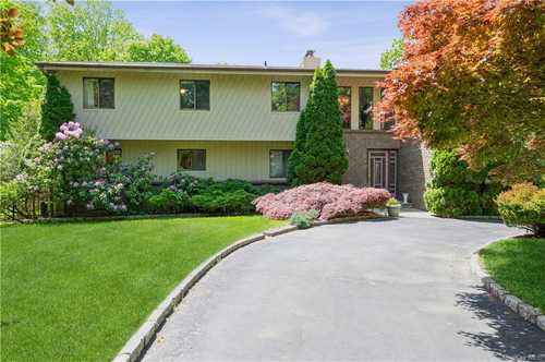 $1,429,000 - 4Br/4Ba -  for Sale in Chestnut Woods, North Castle