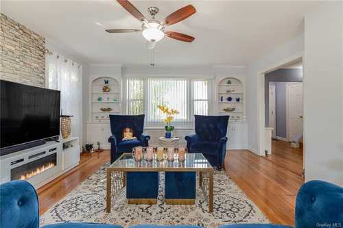 $649,000 - 4Br/2Ba -  for Sale in Seaford