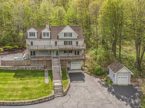 $999,999 - 4Br/5Ba -  for Sale in East Fishkill