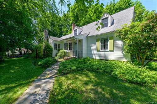 $835,000 - 4Br/2Ba -  for Sale in Bedford