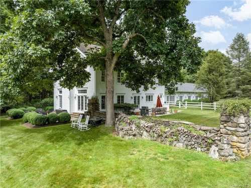 $1,895,000 - 4Br/5Ba -  for Sale in North Castle