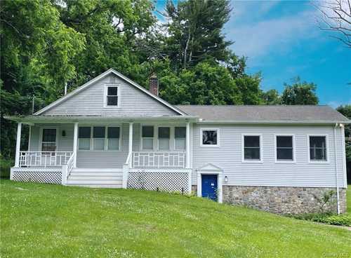 $819,900 - 3Br/2Ba -  for Sale in Bedford