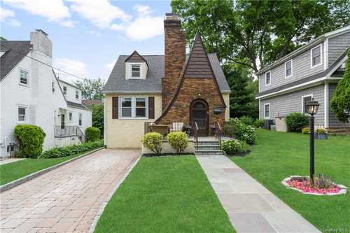 $745,000 - 3Br/3Ba -  for Sale in Harbor Heights, Mamaroneck