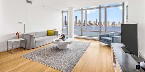 $3,325,000 - 2Br/3Ba -  for Sale in New York