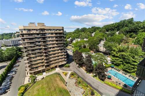 $599,000 - 2Br/2Ba -  for Sale in Westage Towers East Cond, White Plains