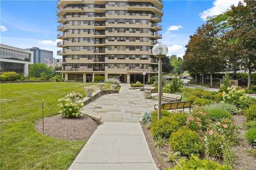 $500,000 - 2Br/2Ba -  for Sale in Westage Towers, White Plains
