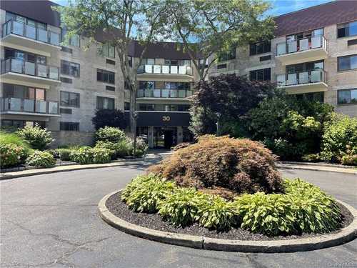 $439,900 - 2Br/2Ba -  for Sale in Hampshire House, White Plains