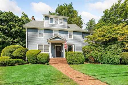 $1,388,000 - 7Br/5Ba -  for Sale in Jericho