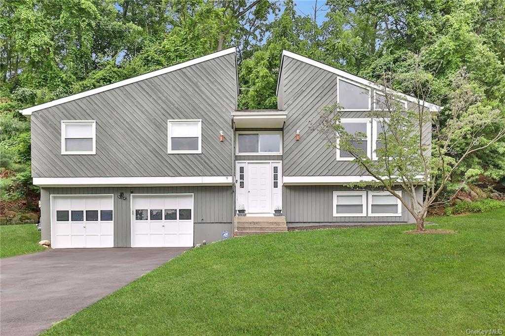 View Clarkstown, NY 10956 house