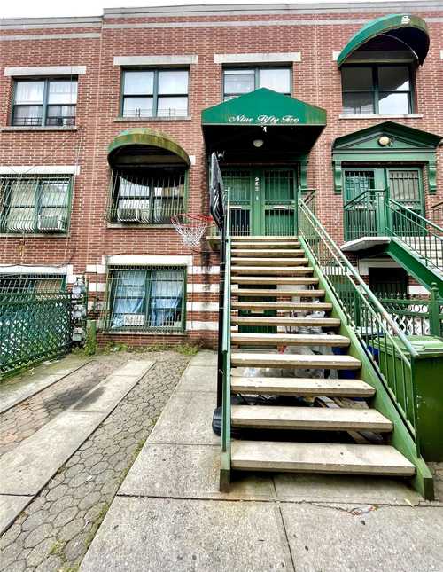 $1,048,000 - 7Br/4Ba -  for Sale in Bronx
