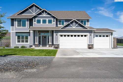 $725,000 - 4Br/3Ba -  for Sale in Kennewick
