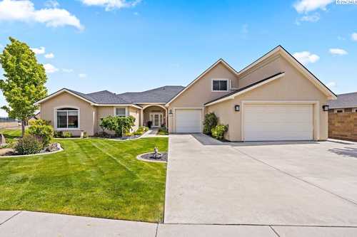 $975,000 - 5Br/4Ba -  for Sale in Richland