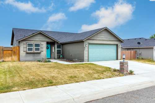 $343,000 - 3Br/2Ba -  for Sale in Kennewick