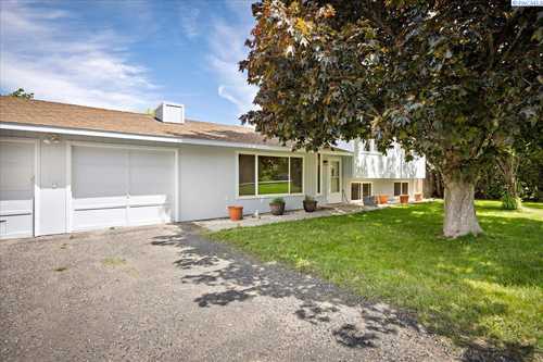 $349,900 - 3Br/2Ba -  for Sale in Kennewick