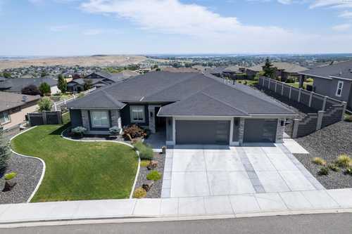$1,050,000 - 4Br/3Ba -  for Sale in Richland South, Richland