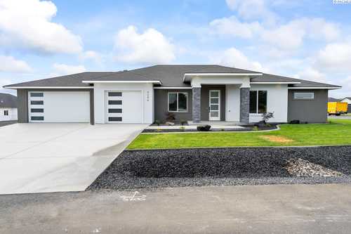 $834,600 - 4Br/2Ba -  for Sale in Pasco