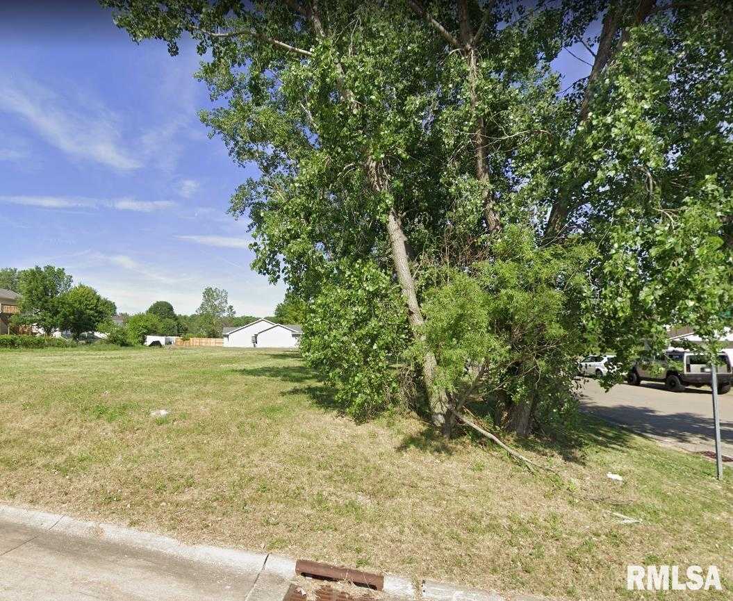 View Davenport, IA 52806 property