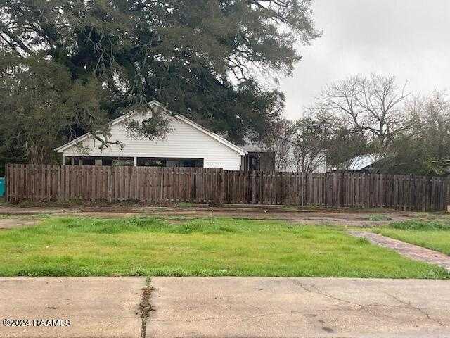 118 W Dejean Street, Washington, LA 70589