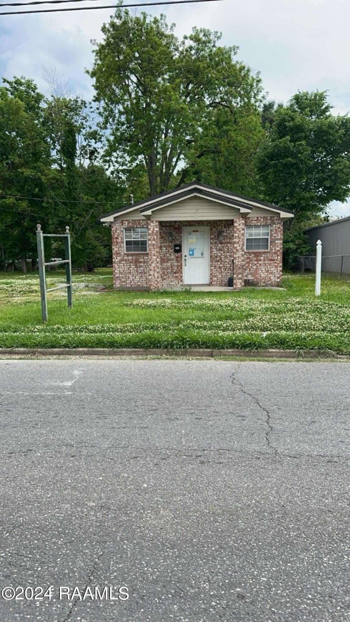 119 S Bullard Street, Opelousas, LA 70570