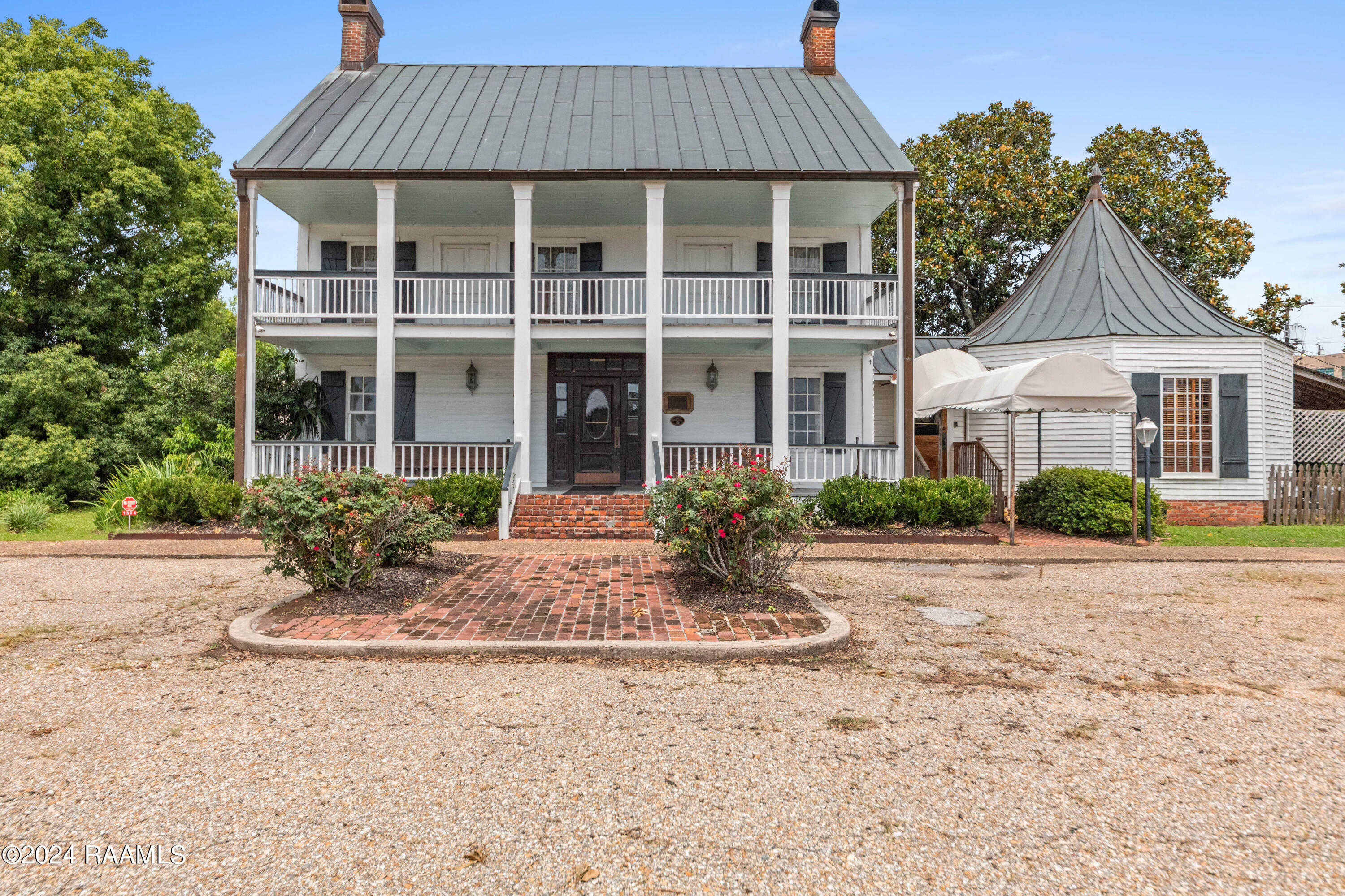 1304 W Pinhook Road Image | Scout